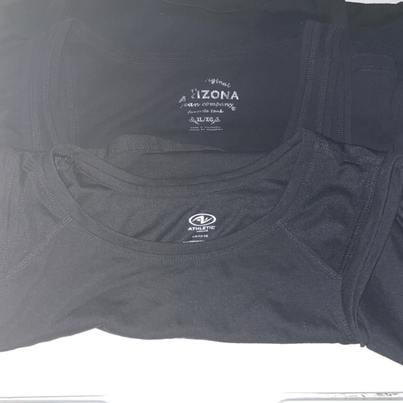 Tank top bundle - Picture 5 of 5